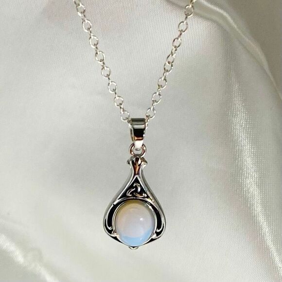 AVI Dainty Moonstone & Sterling Silver Necklace - Picture 4 of 14